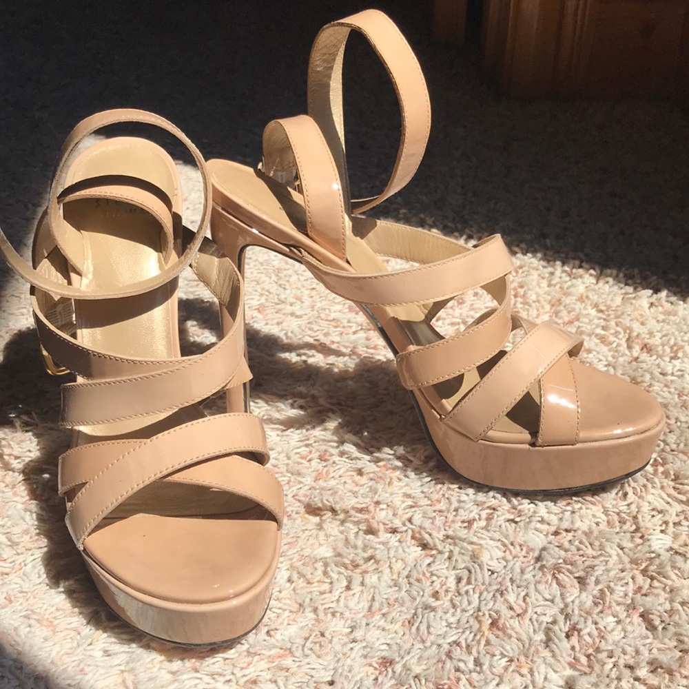 Stuart Weitzman nude sz8 W heels EUC